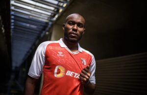 Nantes segue Al Musrati.