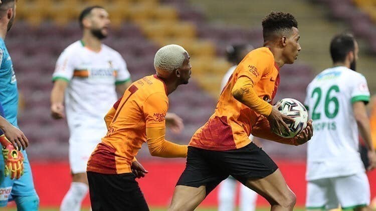 Galatasaray interessado em manter Gedson.