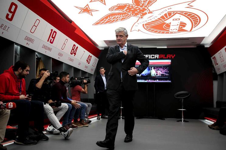 Benfica nega cláusula de dois milhões para saída de Soares Oliveira