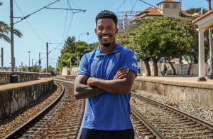 André Clóvis renova até 2024 com o Estoril Praia