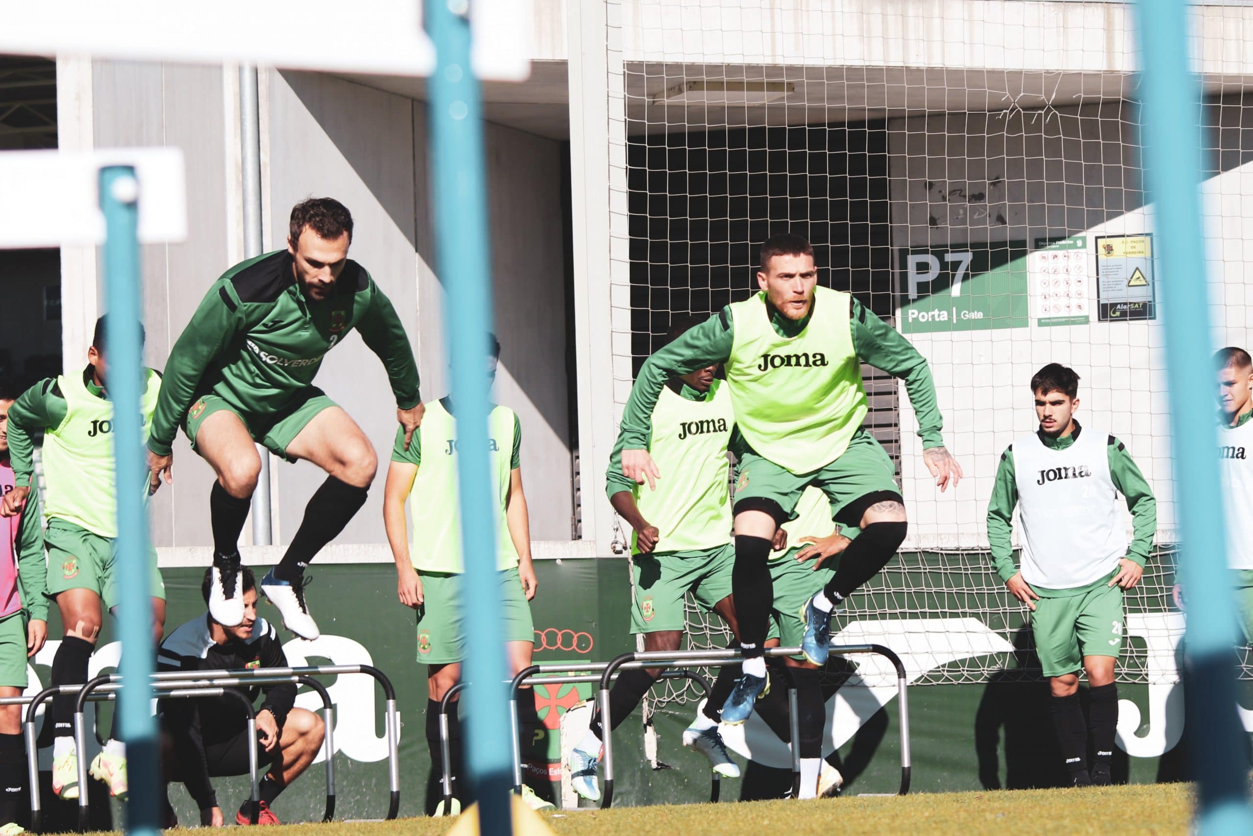 Internacionais retornam aos treinamentos do FC Paços
