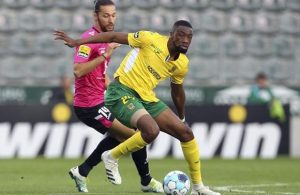 Dois defensores do FC Paços falham contra o Sporting