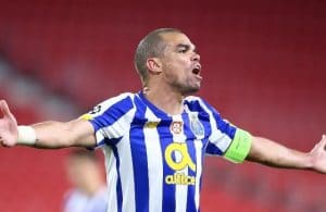 Porto em silencio sobre à volta de Pepe