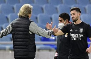 Jesus e Pizzi: A discussão que levou a saída do treinador