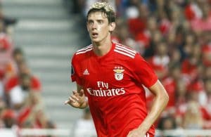 Conti deverá permanecer no Brasil