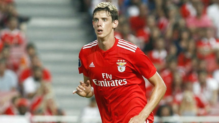 Conti deverá permanecer no Brasil