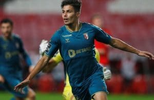 Brentford apresenta proposta por Francisco Moura