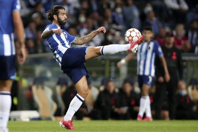 José Mourinho interessado na contratação de Sérgio Oliveira