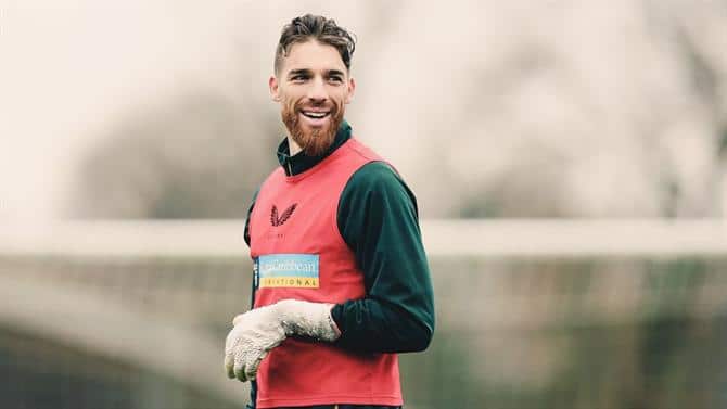 José Sá nos braços dos adeptos dos Wolves