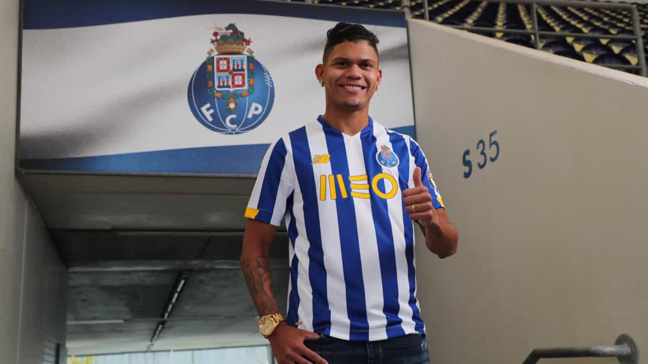 Evanílson de vermelho? Poderia ter acontecido