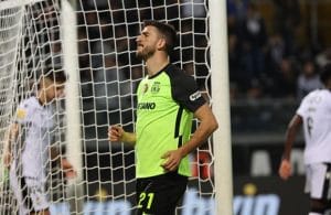 Paulinho e um belo golo de letra