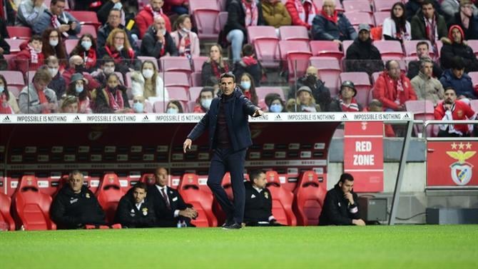 Veríssimo fala da vitória do Benfica e apoio dos adeptos