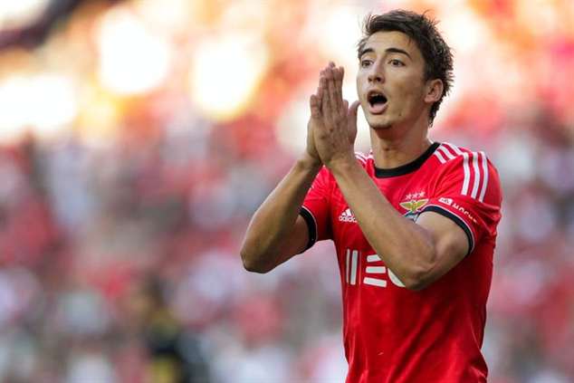 Luisão evitou agressões entre Rui Costa e médio sérvio