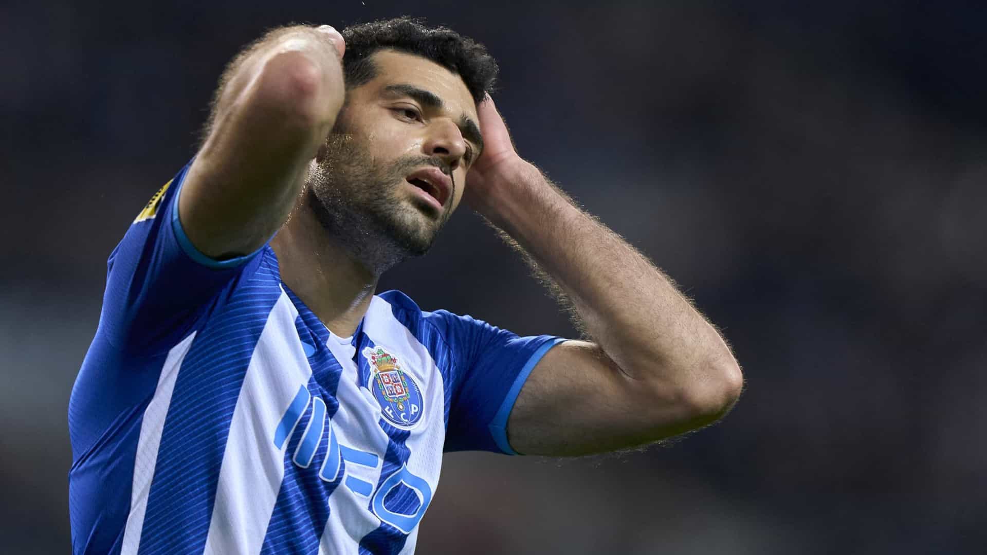 Taremi pede desculpas pelo pénalti perdido