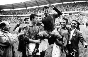 Histórias do Mundial: Just Fontaine e o seu recorde imbatível de 13 golos (1958)