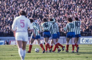Histórias do Mundial: O dia em que os Les Bleus jogaram com camisola verde e branco