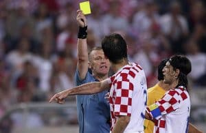 Histórias do Mundial: Um jogador recebe três cartões amarelos num único jogo