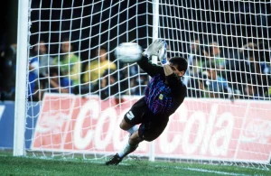 Histórias do Mundial: O ritual de urinar de Goychochea