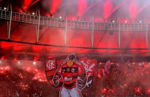 Ex-jogador do Benfica arrasa comunicação social no Brasil