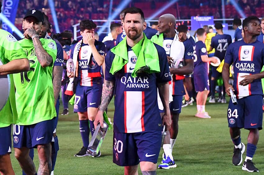 Lionel Messi diz adeus so PSG com propostas milionárias